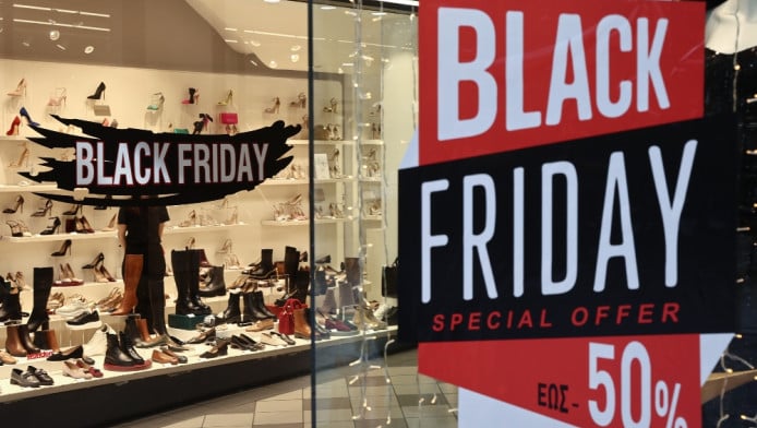 Πλησιάζει η "Black Friday": Οι προσφορές, οι προεκπτώσεις και οι παγίδες