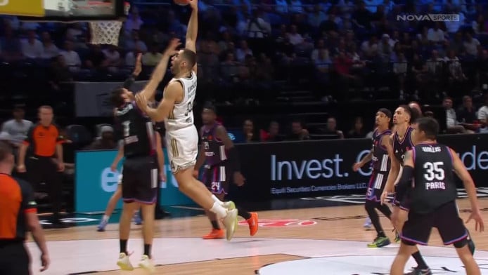 Την είδε Τζόρνταν: Εκπληκτικό κάρφωμα του Καμένιας (ΒΙΝΤΕΟ)