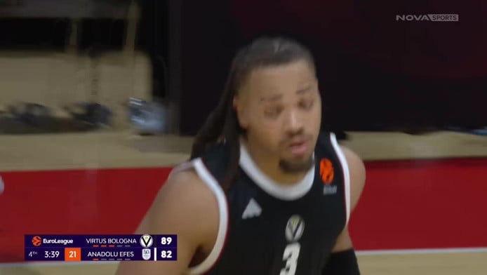 Χτύπησε την μπάλα στο κεφάλι του και μετά σκόραρε με ταμπλό ο Έντουαρντς