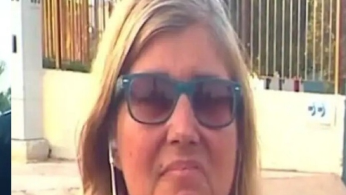 "Το έκανε από αγάπη" - Τι λένε οι γονείς της δασκάλας που κατήγγειλε 6χρονο