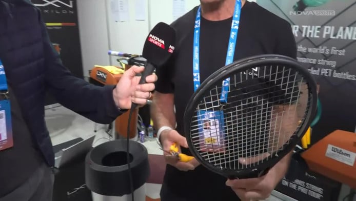 Από φυσικό έντερο αγελάδας η ρακέτα του Τζόκοβιτς (ΒΙΝΤΕΟ)