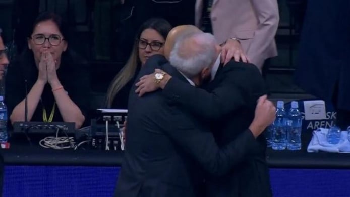 Ομπράντοβιτς-Σπανούλης: Η πρώτη αγκαλιά μετά από 15 χρόνια! (ΒΙΝΤΕΟ)