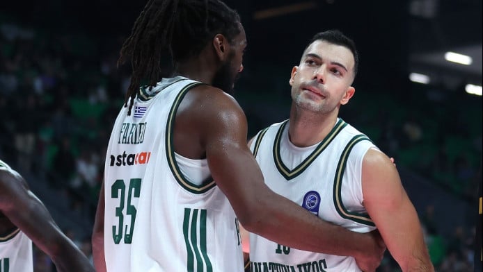 "Τρελαμένος" Σλούκας! Το νέο βίντεο με Φαρίντ από τα αποδυτήρια