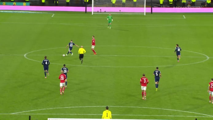 Γκολάρα από τον κέντρο στον Σμάιχελ (ΒΙΝΤΕΟ)