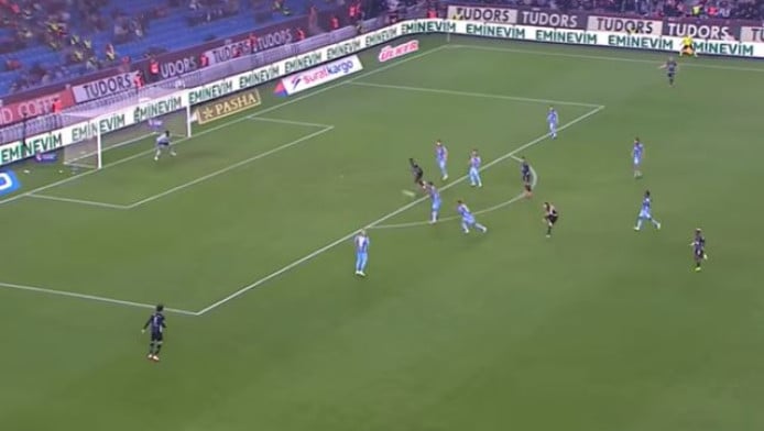 Ο Ιάνις Χάτζι «ζωγράφισε» στην Τουρκία με απίστευτο γκολ (ΒΙΝΤΕΟ)