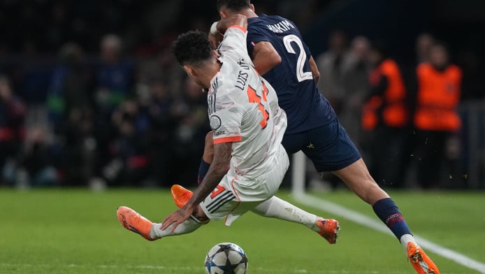 Τραυματισμός-ΣΟΚ του Χακίμι! Πάγωσαν άπαντες στο Παρί-Μπάγερν (BINTEO)