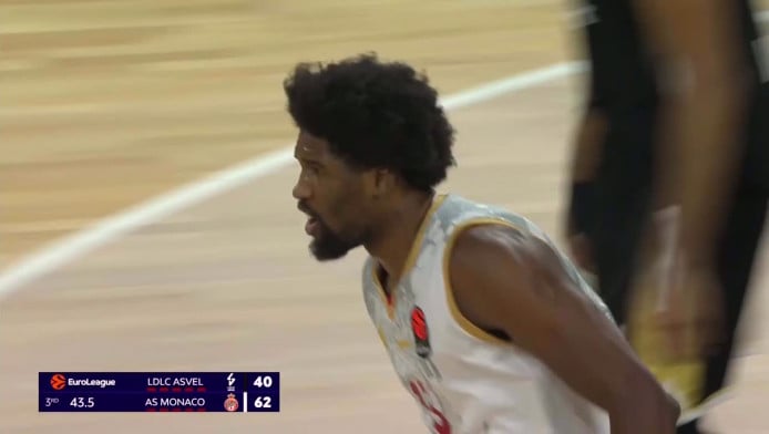 Τα εντυπωσιακά καρφώματα του Χέις με τη Βιλερμπάν (ΒΙΝΤΕΟ)