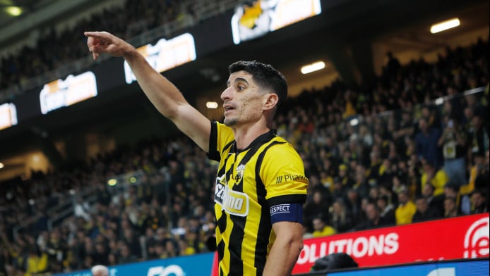 Legend! Τι πέτυχε στο ΑΕΚ-Άρης ο Πέτρος Μάνταλος