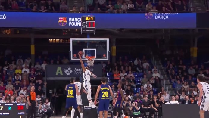 Η καρφωματάρα του Τζάλοου με την Μπαρτσελόνα (ΒΙΝΤΕΟ)