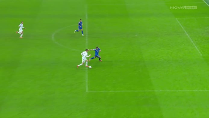 Ο Στραντ Λάρσεν ολοκλήρωσε τον θρίαμβο με φοβερό σόλο  (ΒΙΝΤΕΟ)