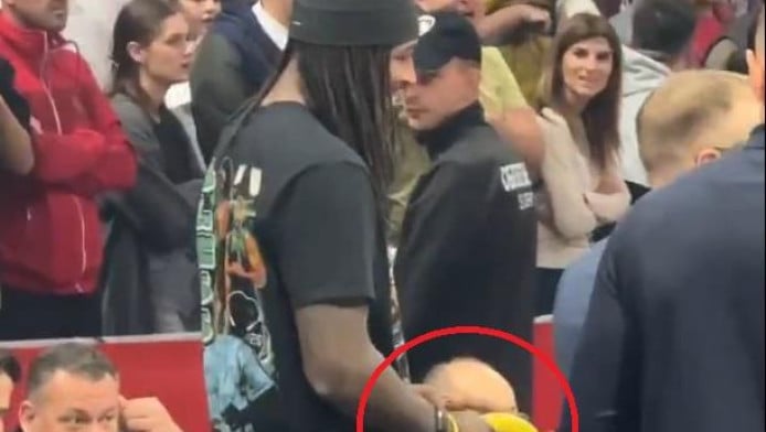 Τι έκανε με μπανάνα ο Λεσόρ στους οπαδούς του Ερυθρού Αστέρα (ΒΙΝΤΕΟ)