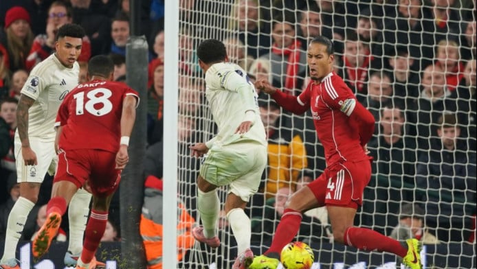 Νότιγχαμ Φόρεστ για φίλημα! - “Πάτησε” την αστεία Λίβερπουλ του Σλοτ (Vid)