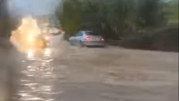 Κρήτη: Χάος στους δρόμους του Ηρακλείου από την κακοκαιρία (Βίντεο) 