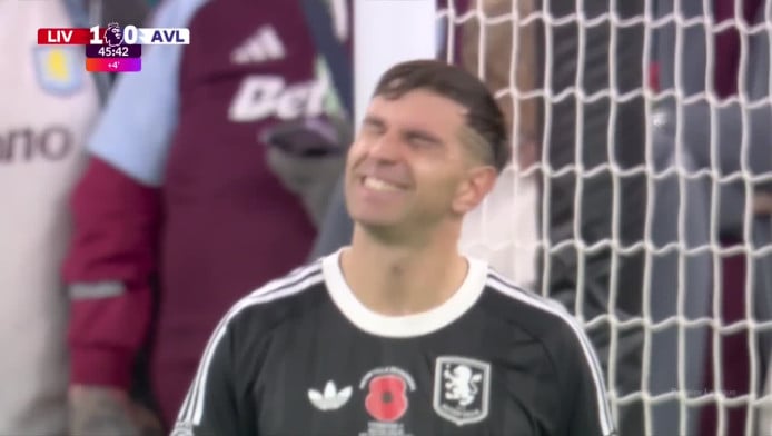 Αδιανόητη γκάφα Μαρτίνες και "δώρο" το γκολ στον Σαλάχ! (ΒΙΝΤΕΟ)