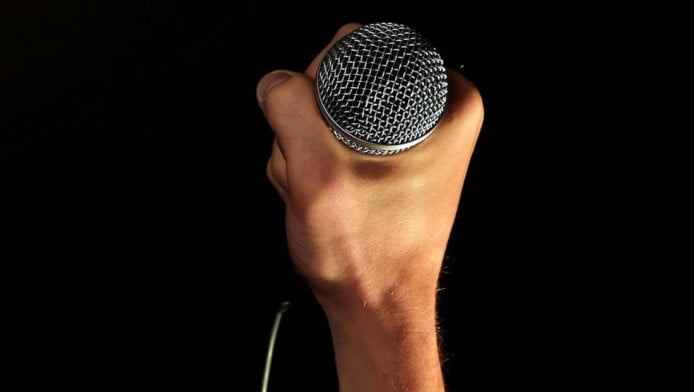 Νέα καταγγελία σεξουαλικής επίθεσης σε βάρος πασίγνωστου τραγουδιστή!