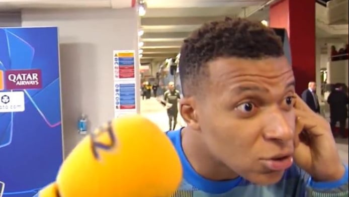 Μπαπέ για τα όσα άκουσε στο "Καραϊσκάκης": «Τα έλεγαν σε κακά γαλλικά» (Vd)