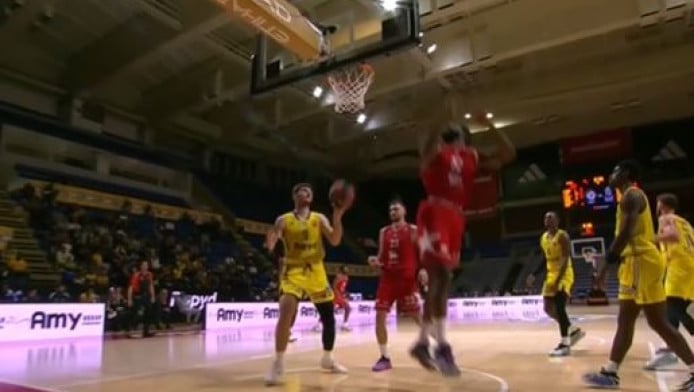 Δεν κατάλαβε αν έβαλε το ανάποδο κάρφωμα ο Νίμπο (ΒΙΝΤΕΟ)