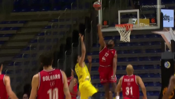 Απίθανη τάπα του Νίμπο στον Σάντος! (BINTEO)