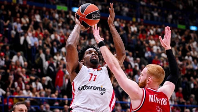 Αγκαλιά Παναθηναϊκός & Ολυμπιακός - Η βαθμολογία της Euroleague