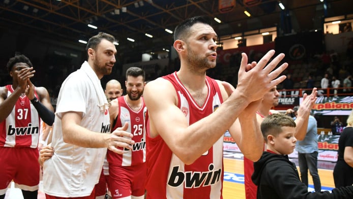 Η άνετη νίκη του Ολυμπιακού και ο μαγικός αιφνιδιασμός αλά NBA (Hls)