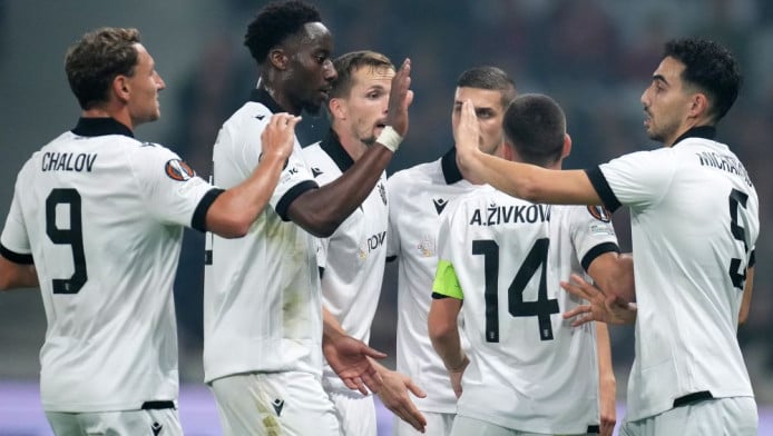 Για τη δεύτερη σερί νίκη οι “ασπρόμαυροι”-Live:ΠΑΟΚ - Γιουνγκ Μπόις