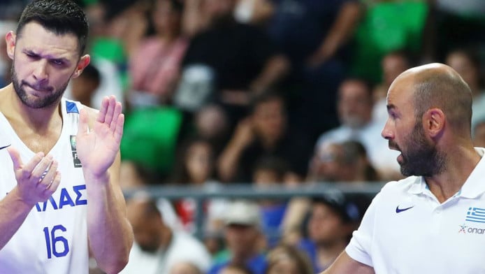 Χαρούμενος για Σπανούλη ο Παπανικολάου - “Ευλογία η παραμονή του”