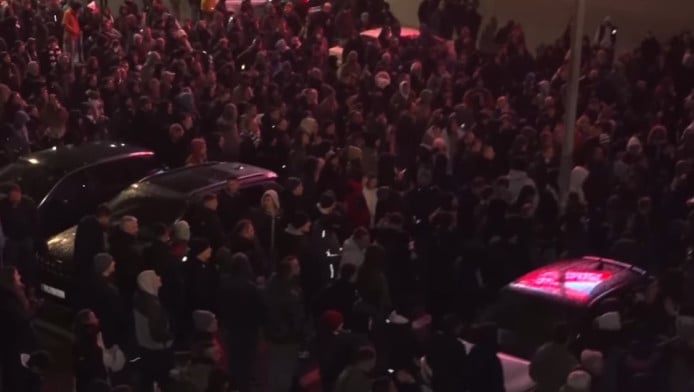 Το "τέλος" με Ομπράντοβιτς έφερε έκρηξη των οπαδών - Επεισόδια! (ΒΙΝΤΕΟ)