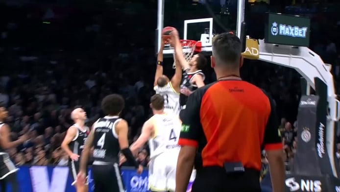 Τάκερ εδώ δεν είναι NBA: Απίθανη τάπα του Ποκουσέφσκι (ΒΙΝΤΕΟ)