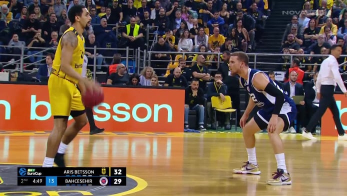 Η πρώτη "τρίποντη βόμβα" του Νουά στον Άρη (ΒΙΝΤΕΟ)