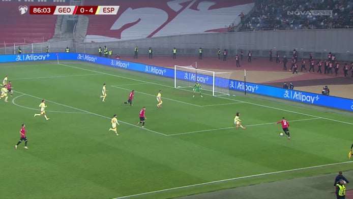 Επικό blooper - Γλίτωσε από τρελό αυτογκόλ η Ισπανία (ΒΙΝΤΕΟ)