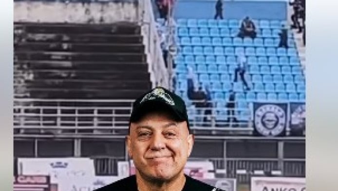 Χαμός στην Καβάλα! Οπαδοί έκαναν «ντου» στον Ραπτόπουλο (ΒΙΝΤΕΟ)