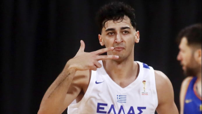 Πρεμιέρα με πάρτι για την Εθνική - "Καυτοί" Λαρεντζάκης-Σαμοντούροβ (Vid)