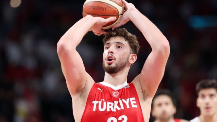 Υπόκλιση Σενγκούν σε Αταμάν - Σε αυτά τον βοήθησε