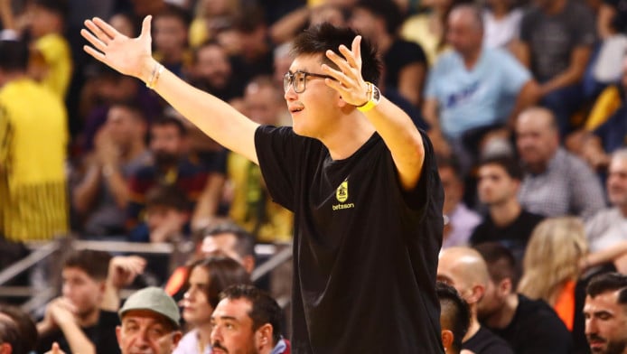 Έντονες αποδοκιμασίες για Άρη στο Παλέ - Αποσβολωμένος ο Σιάο (ΒΙΝΤΕΟ)