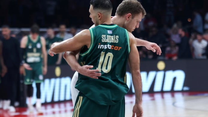 Άρθρο για Σλούκα: "ΠΑΟ η γη της επαγγελίας, Ολυμπιακός η γη της αμφιβολίας"