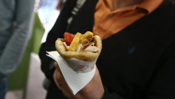 Στα χνάρια του Φουρνιέ: Το σουβλάκι που εντυπωσίασε τους παίκτες της Παρί