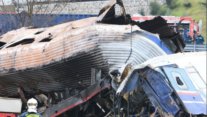 Tέμπη: Αντίστροφη μέτρηση για τις εκταφές - Πόσοι λένε "ναι"