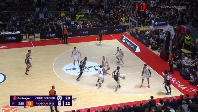 Πρόσφερε θέαμα η Βίρτους: Μαγική ασίστ και κάρφωμα Νιανγκ (ΒΙΝΤΕΟ)