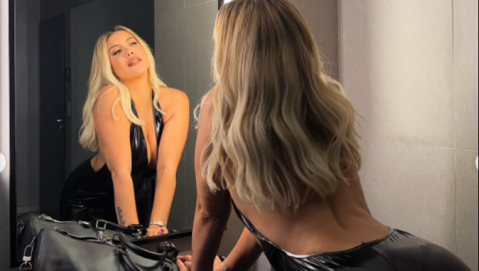 Με απίθανο δερμάτινο και ντεκολτέ... κόλαση στον καθρέφτη η Νάρα! (ΦΩΤΟ)