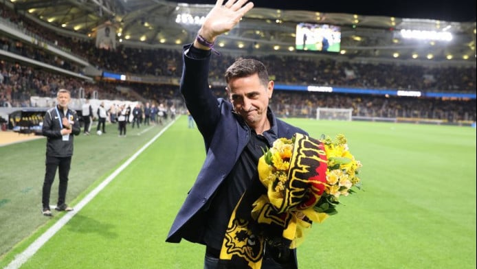 Αποθέωση Χιμένεθ από Original: "Αδελφός μας για πάντα"