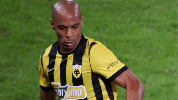 Και δοκάρι ο Ζοάο Μάριο! - Δεν τον θέλει η μπάλα (ΒΙΝΤΕΟ)