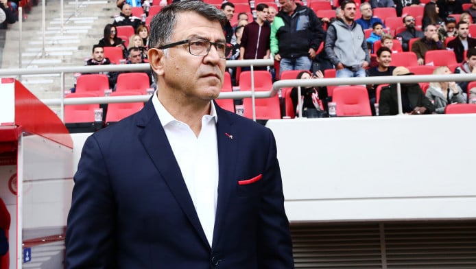 Ομάδα - έκπληξη αναλαμβάνει ο Τάκης Λεμονής!