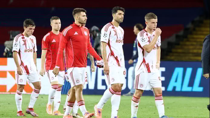 Πρόταση από Αγγλία αλλάζει την άμυνα του Ολυμπιακού - Στην αγορά για παίκτη