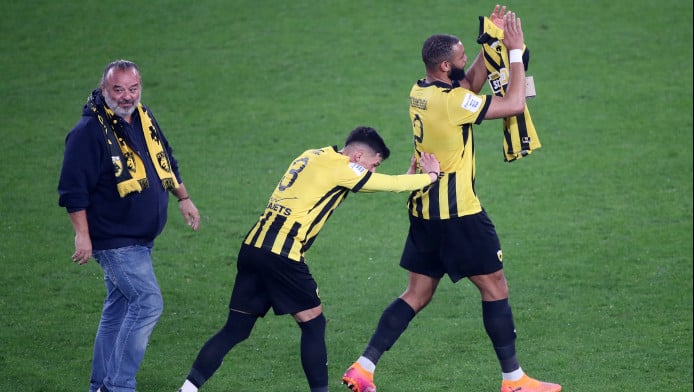 Εκατοστάρης ο Μουκουντί! Δείτε το βίντεο που του αφιέρωσε η ΑΕΚ