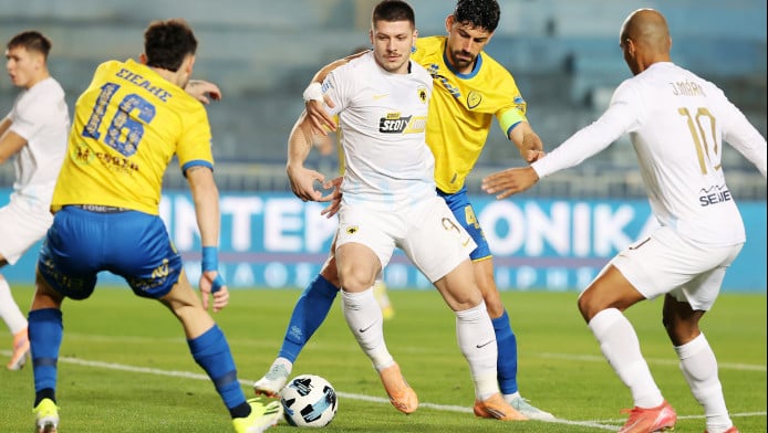 Λάθος Τσάβες-Γκολ και κωλοτούμπα Πινέδα! Live: Παναιτωλικός-ΑΕΚ 0-1