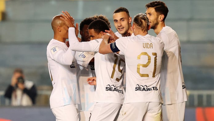 Πεντάμορφη με σούπερ Λιούμπισιτς! Μεγάλο διπλό από ΑΕΚ στο Αγρίνιο (ΒΙΝΤΕΟ)