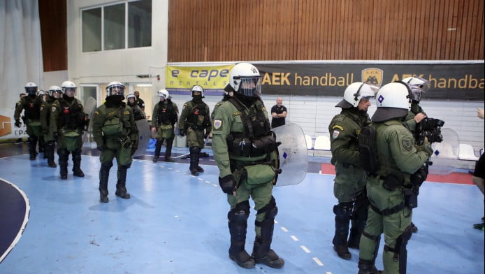 Καμπάνα από τη ΔΕΑΒ στην ΑΕΚ: Πρόστιμο για τα επεισόδια στο ντέρμπι!