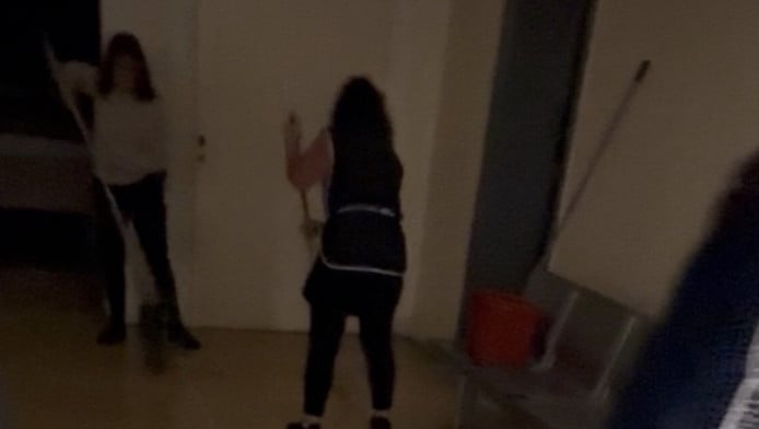 ΑΣΟΕΕ: Πλημμύρισε η αίθουσα εν ώρα μαθήματος (ΒΙΝΤΕΟ)