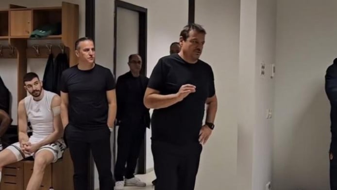 Αταμάν στα αποδυτήρια: "Μου έβριζαν τη μάνα και δώσατε την απάντηση" (Vid)