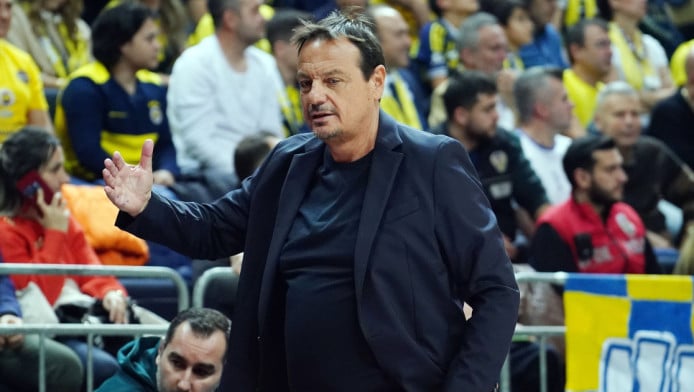 Έξαλλος Αταμάν: "10 χιλιάδες Τούρκοι έβριζαν εμένα και την μητέρα μου"!